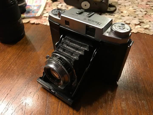 Mamiya Large -Size Medium Format Camera (Film) 6