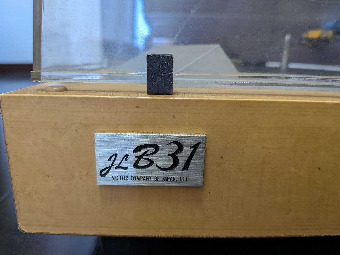 Victor Record Players (Turntables) Jl-B31