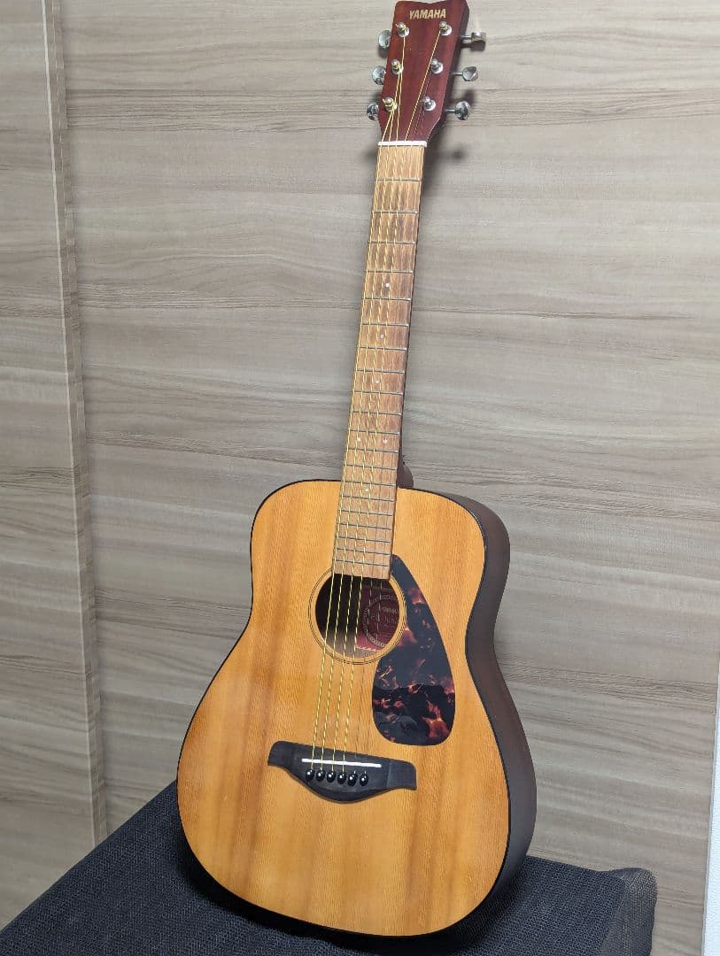 Acoustic Guitars Yamaha Jr2
