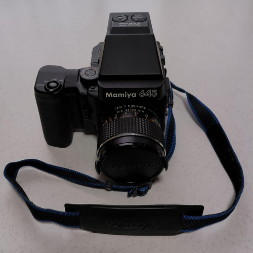 Large -Size Medium Format Camera (Film)
