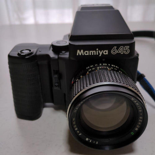 Large -Size Medium Format Camera (Film)