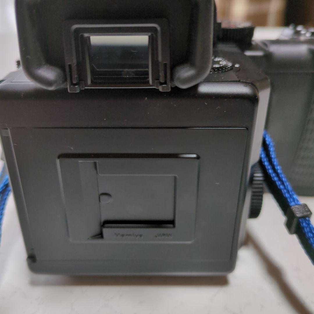 Large -Size Medium Format Camera (Film)