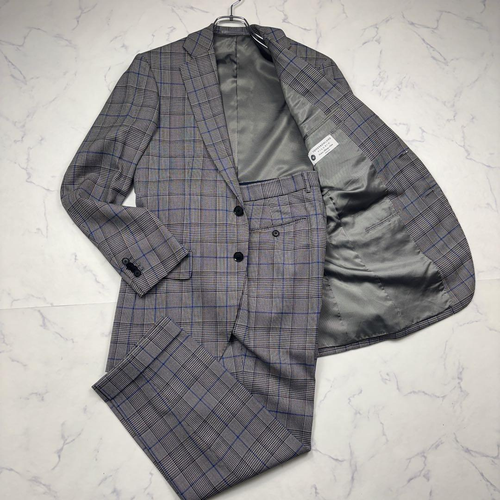 Tomorrowland Business Suit