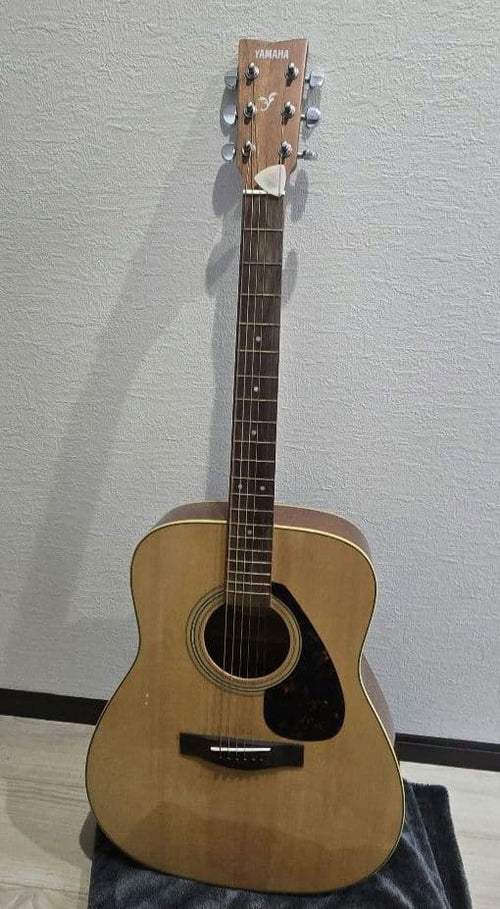 Yamaha Acoustic Guitars F370