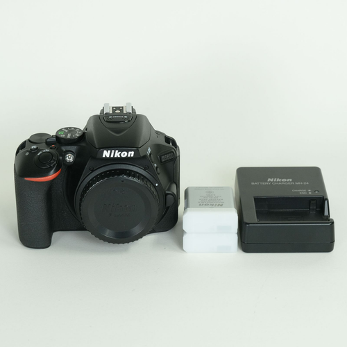 Nikon Digital Slr 15,290 2 D5600 F
