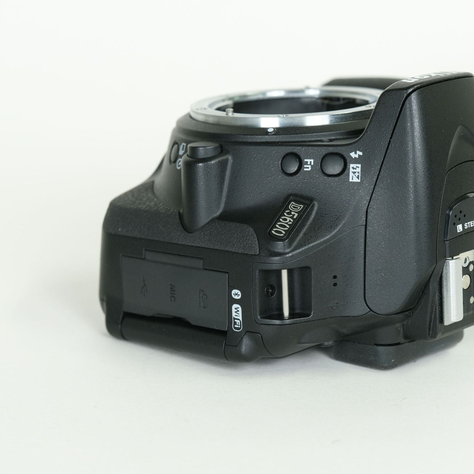 Nikon Digital Slr 15,290 2 D5600 F