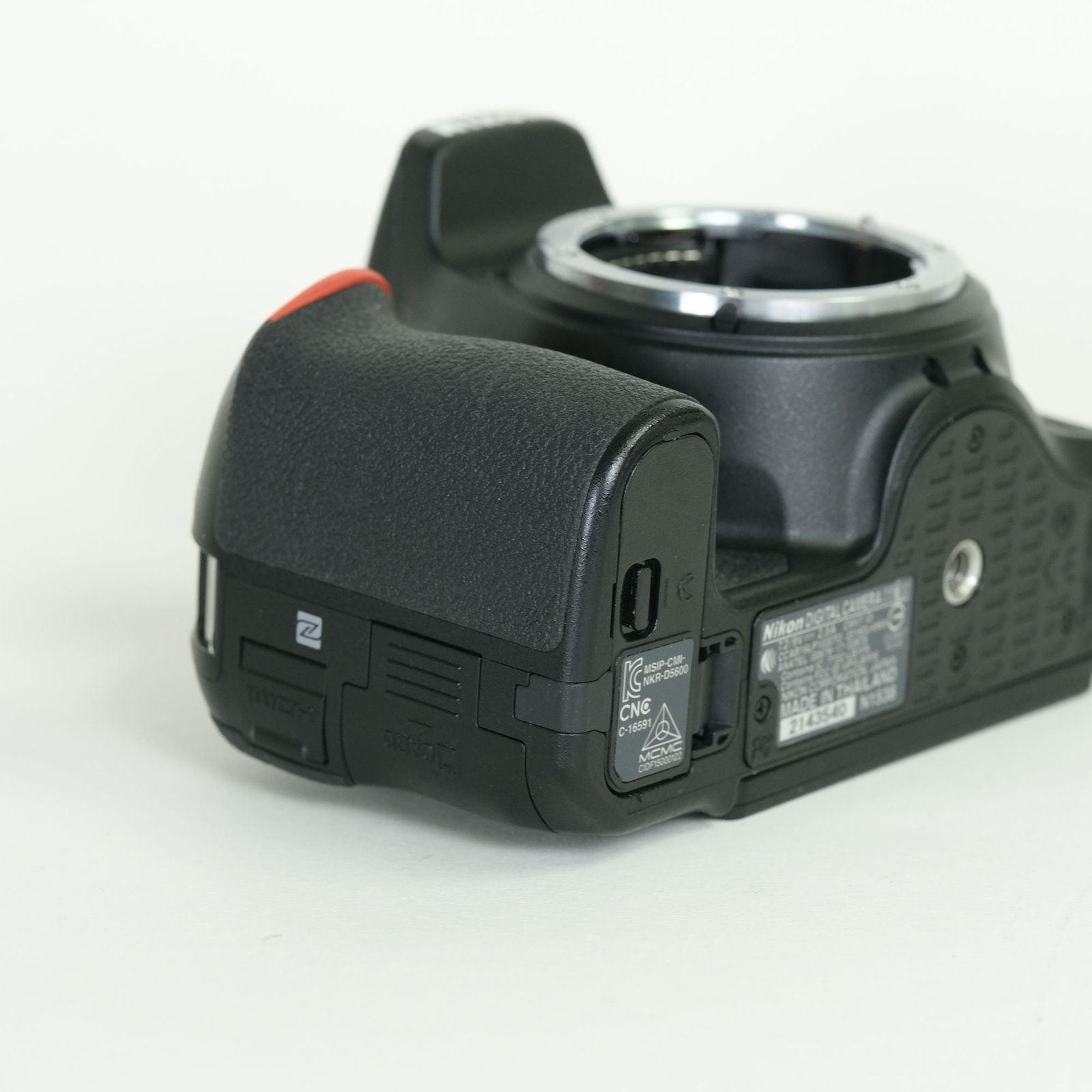 Nikon Digital Slr 15,290 2 D5600 F