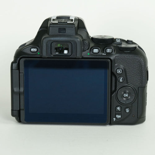 Nikon Digital Slr 15,290 2 D5600 F