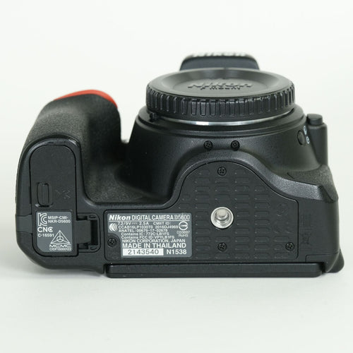 Nikon Digital Slr 15,290 2 D5600 F