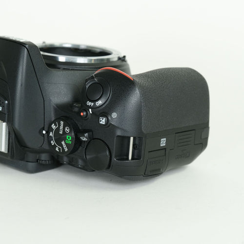 Nikon Digital Slr 15,290 2 D5600 F