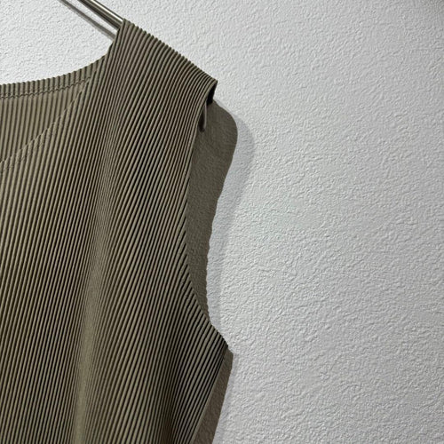 Pleats Please Sleeveless Issey Miyake