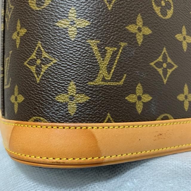 Louis Vuitton Shoulder Bags
