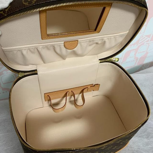Louis Vuitton Shoulder Bags