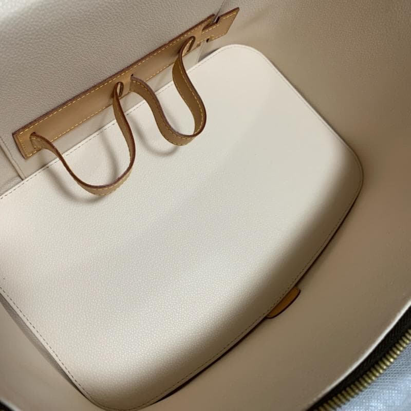 Louis Vuitton Shoulder Bags