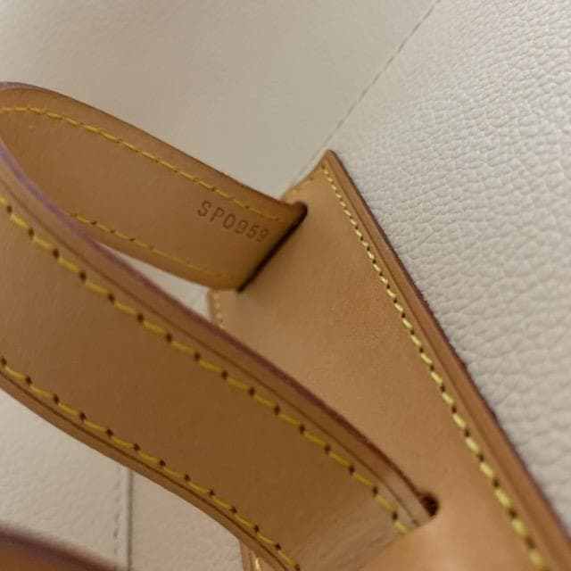 Louis Vuitton Shoulder Bags