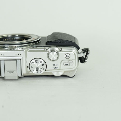 Olympus Mirrorless Interchangeable Lips 7,333 Pen E-P5