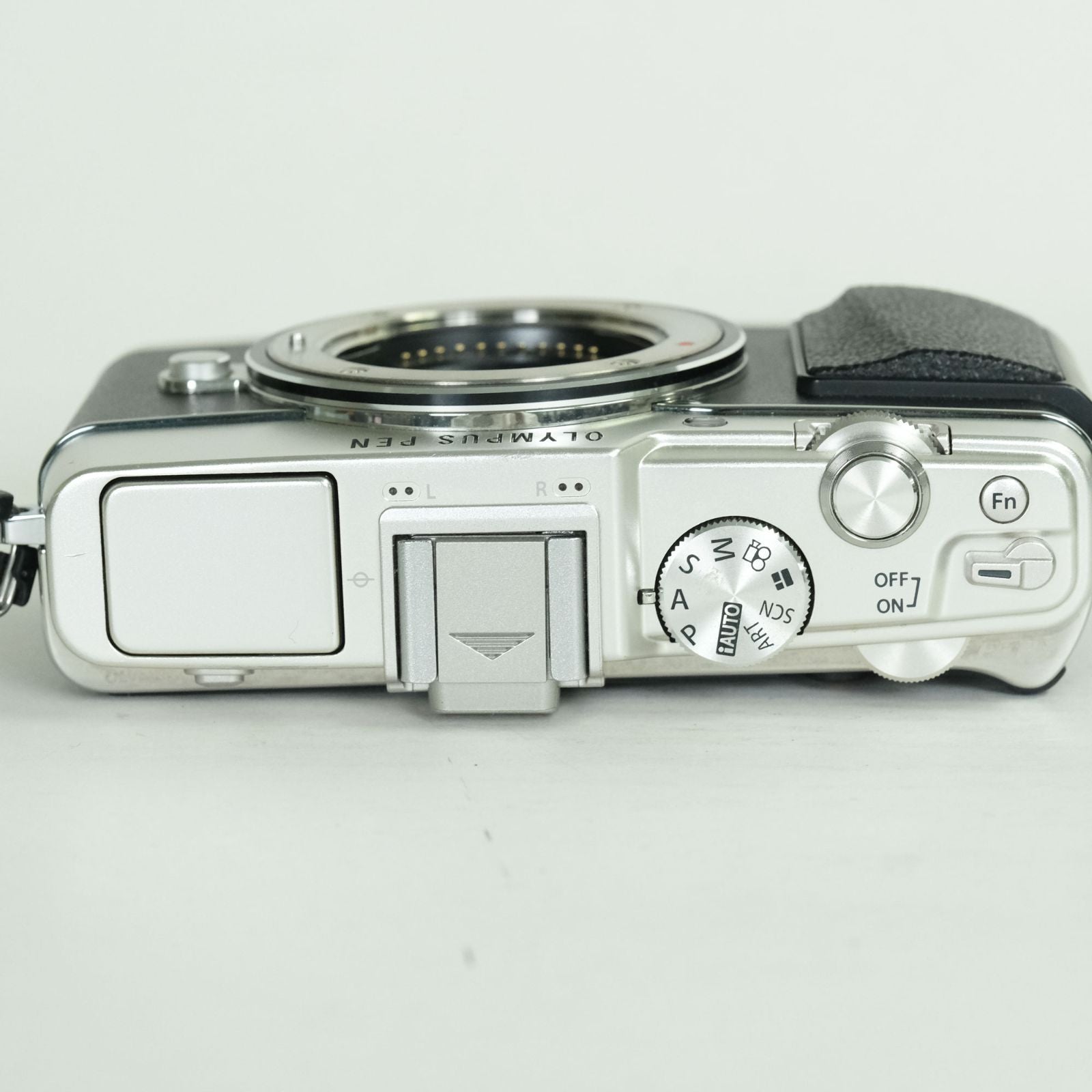 Olympus Mirrorless Interchangeable Lips 7,333 Pen E-P5