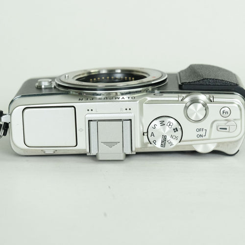 Olympus Mirrorless Interchangeable Lips 7,333 Pen E-P5