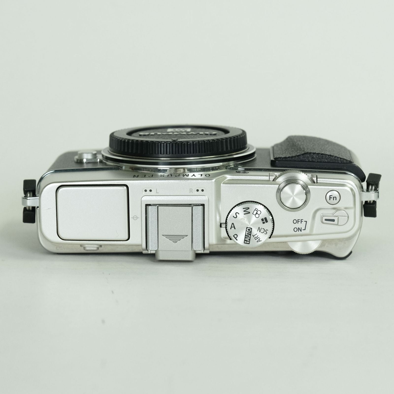 Olympus Mirrorless Interchangeable Lips 7,333 Pen E-P5
