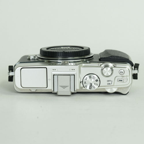 Olympus Mirrorless Interchangeable Lips 7,333 Pen E-P5