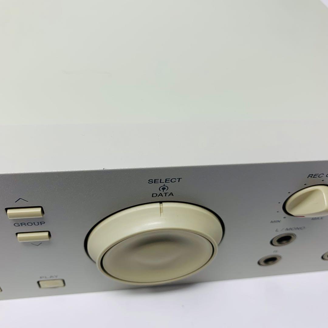 Akai Professional Samplers Digital Sampler S2000