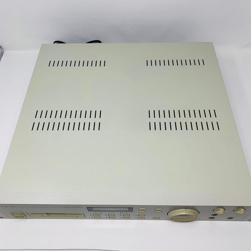 Akai Professional Samplers Digital Sampler S2000