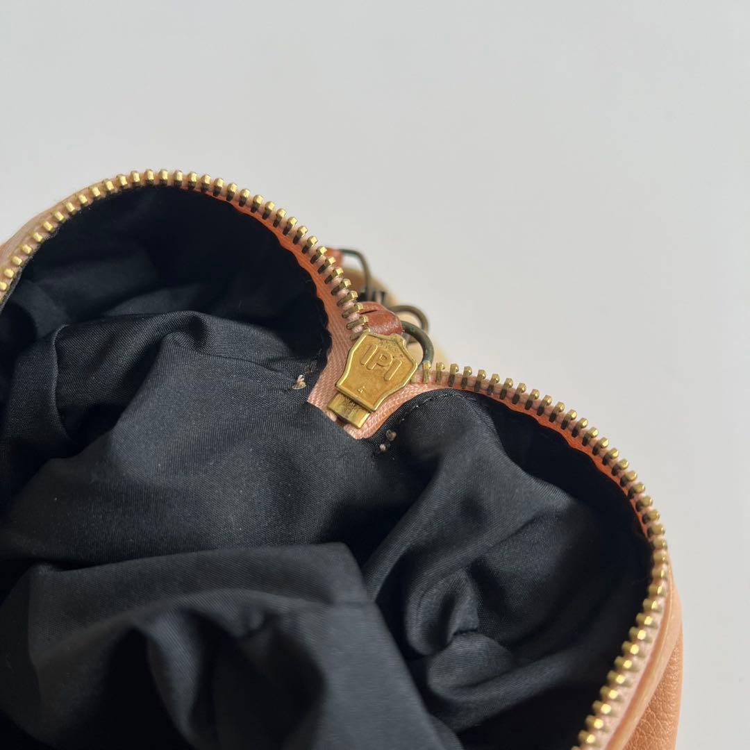 Miu Shoulder Bags Archive Leather Bag