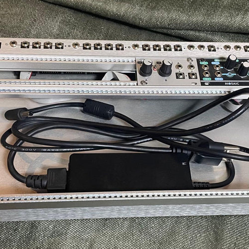 Modular Synthesizers Intellijel Palletcase Midi Audio Set