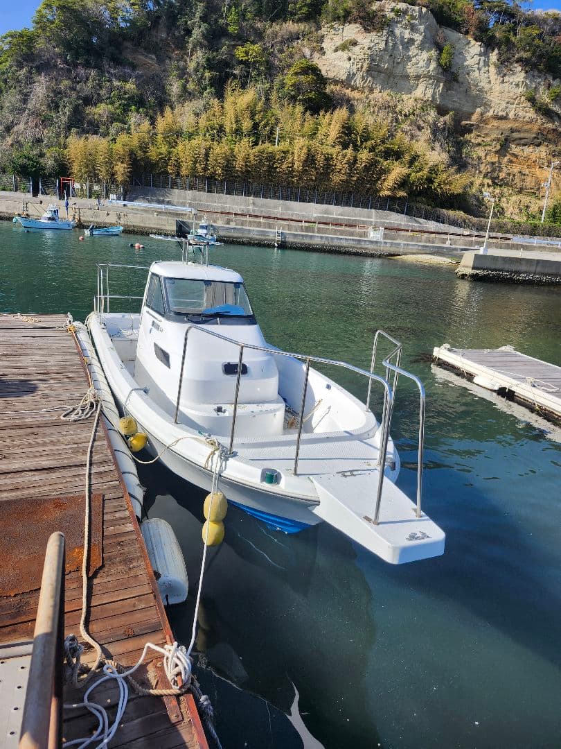 Pleasure Craft Yacht Hulls Yamaha Uf25