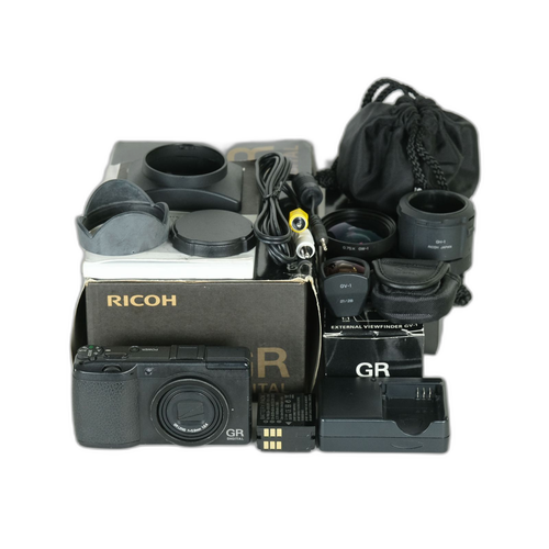 Ricoh Compact Digital Camera 2,000 Gr Ii