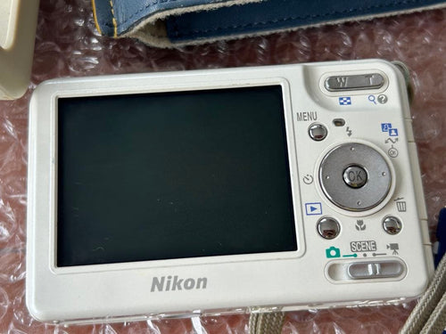 Compact Digital Cameras 0506 Nikon Coolpix S3