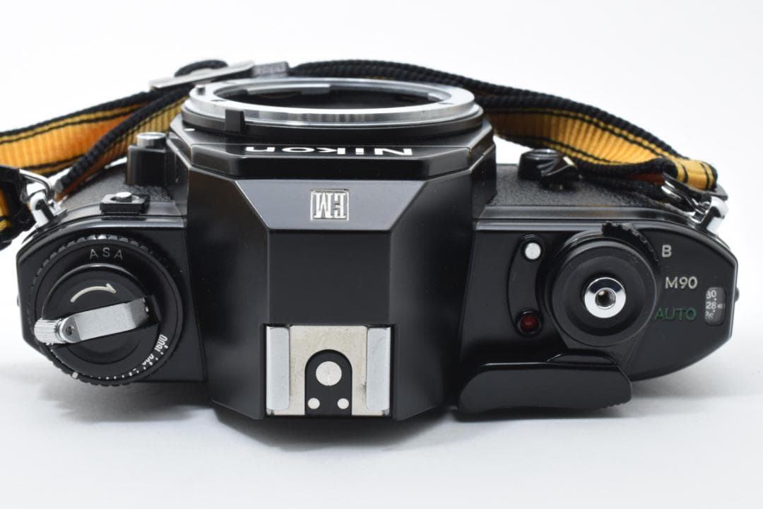 Nikon Slr Camera (Film) Em M766