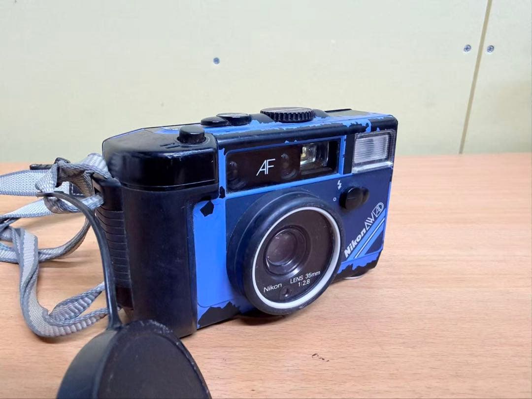 Nikon Compact Cameras (Film) Awad
