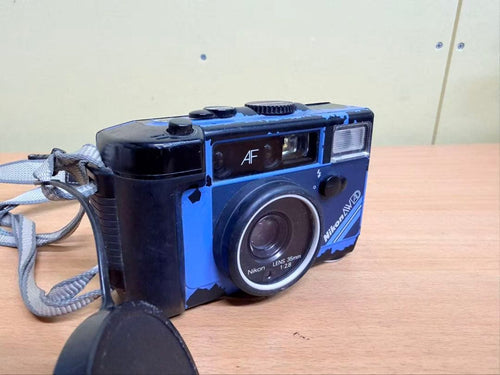 Nikon Compact Cameras (Film) Awad