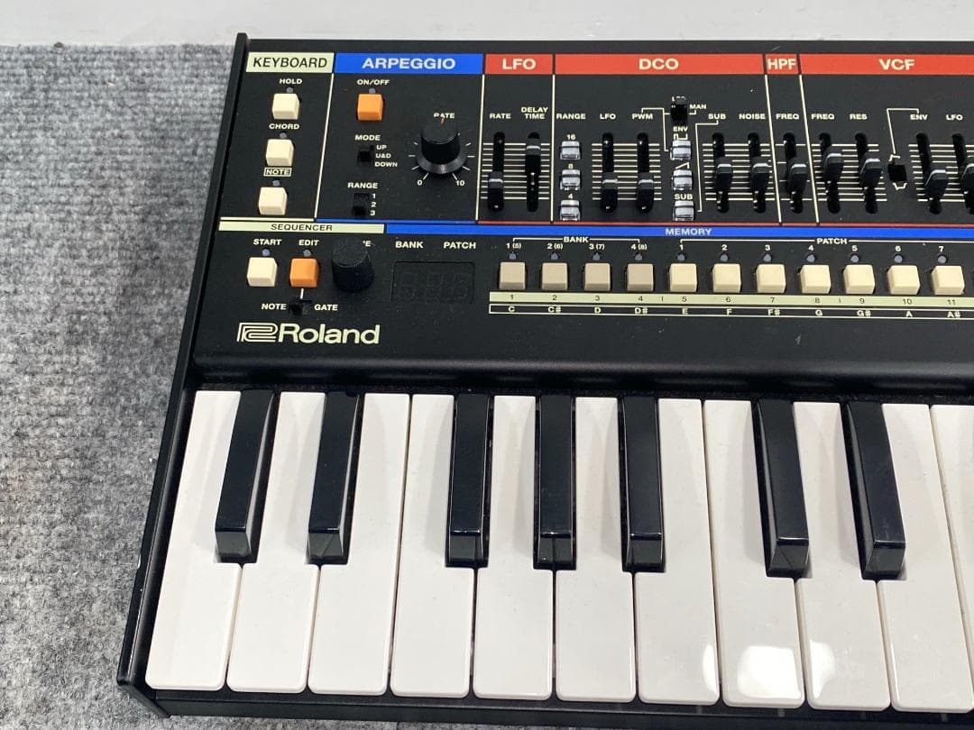 Analog Synthesizers Roland Ju-06A K-25M