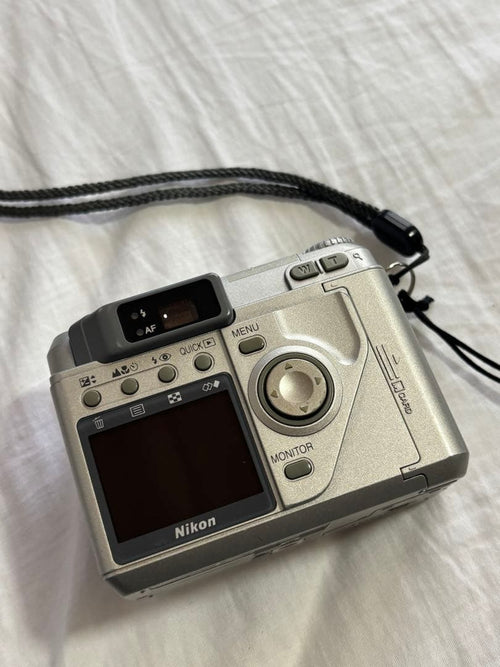 Nikon Compact Digital Cameras Coolpix 880