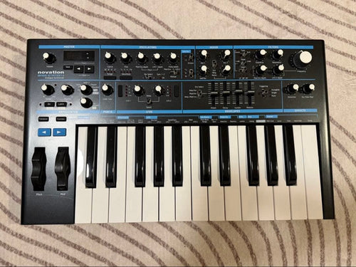 Midi Keyboards Pads Novation Bass Station Ii