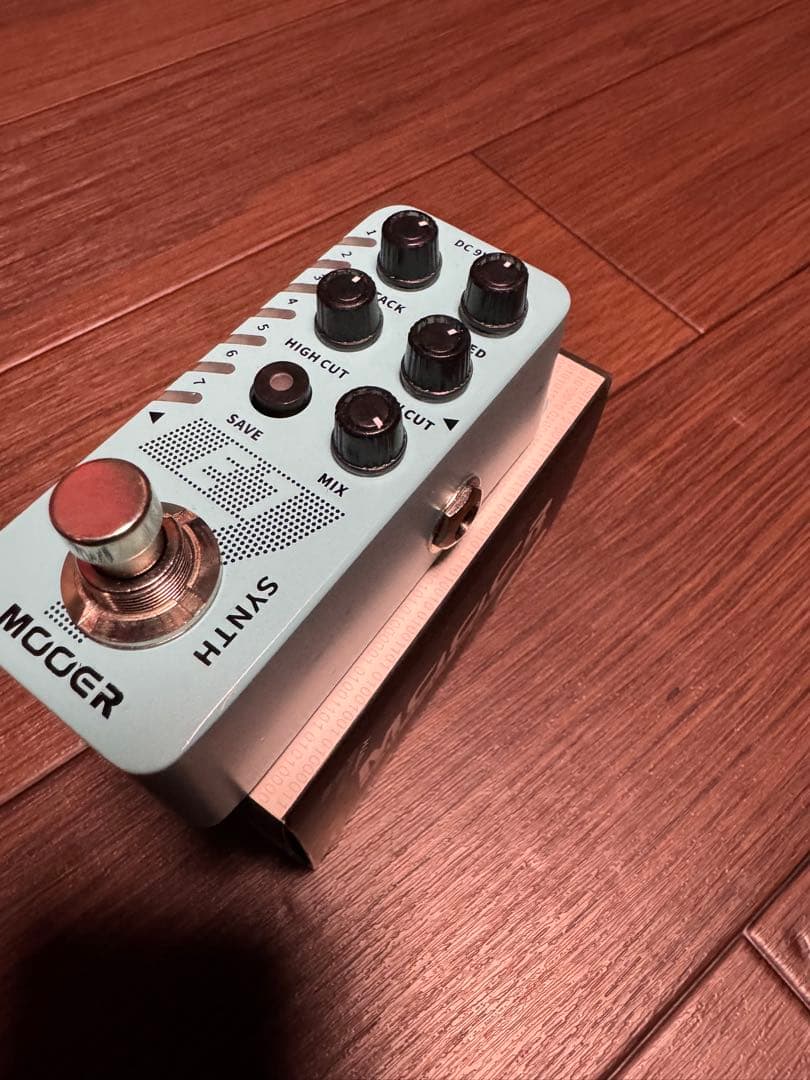 Guitar Effects Units Mooer E7 Micro Series Synth