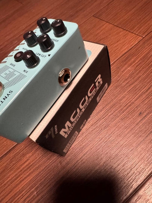 Guitar Effects Units Mooer E7 Micro Series Synth