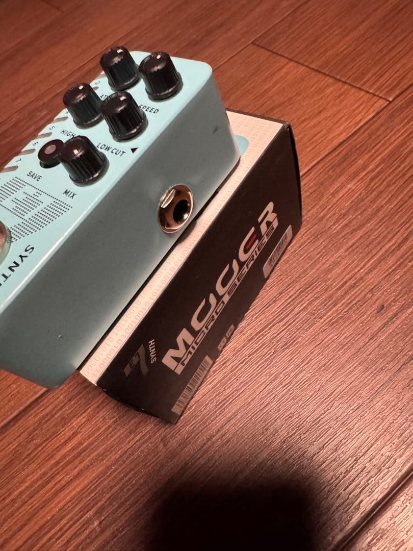 Guitar Effects Units Mooer E7 Micro Series Synth
