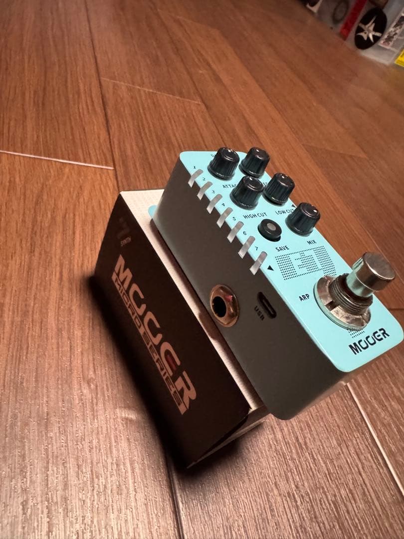 Guitar Effects Units Mooer E7 Micro Series Synth