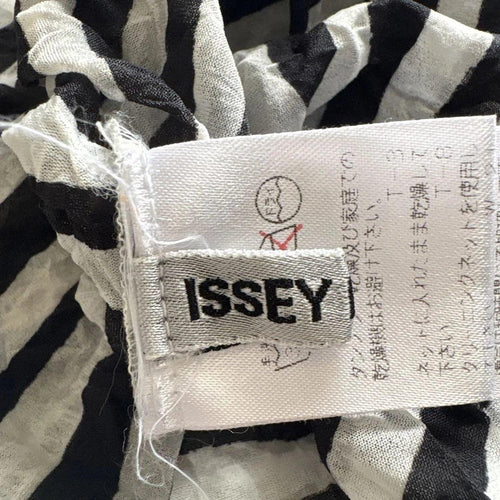 Issey Miyake Sleeveless