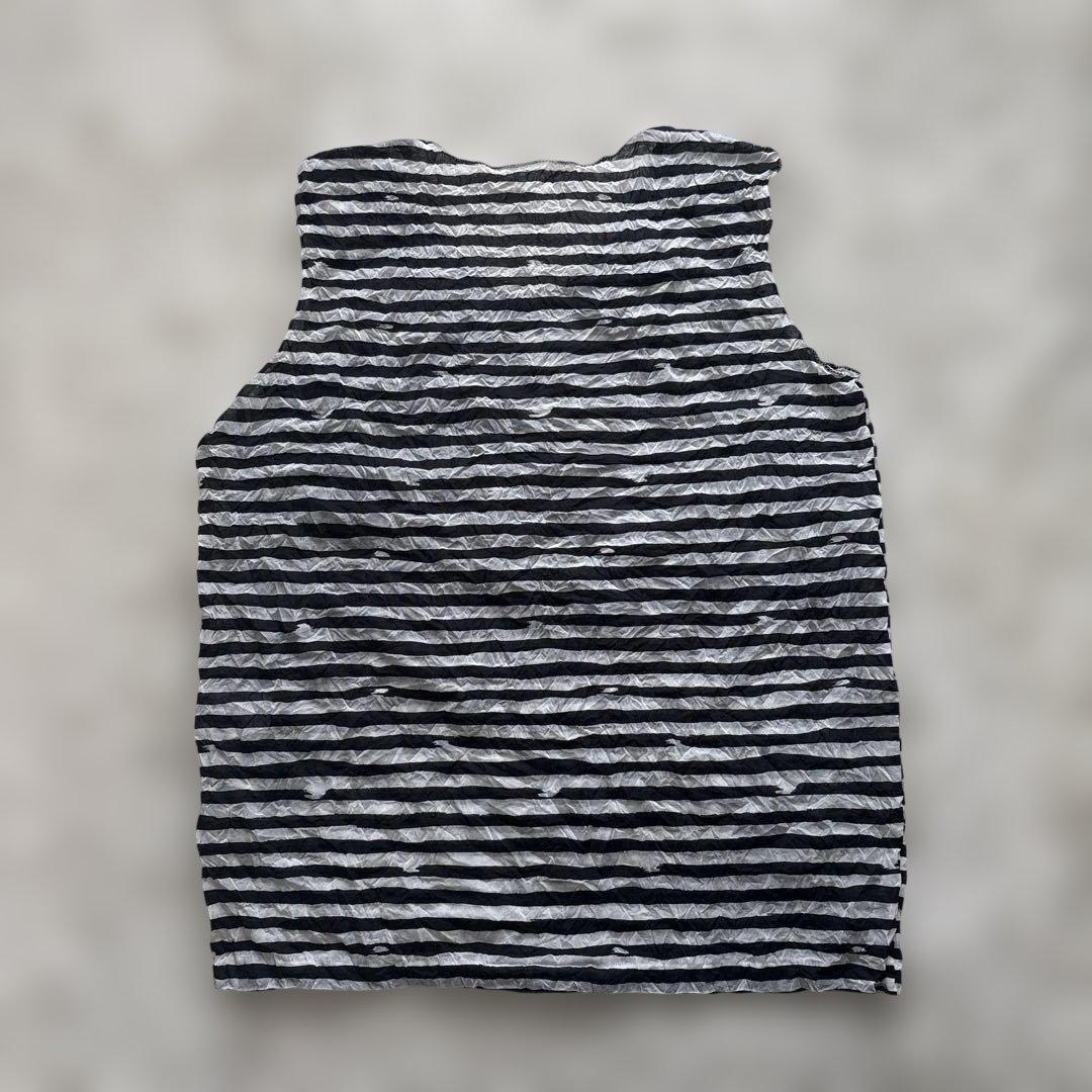 Issey Miyake Sleeveless