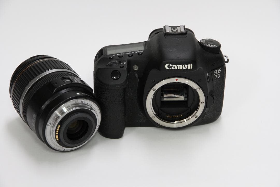 Canon Digital Slr Eos 7D Efs17-85Mm