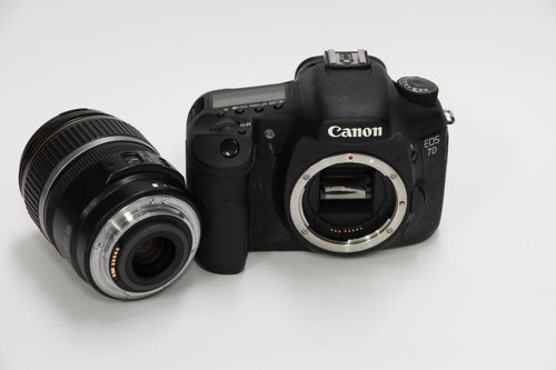 Canon Digital Slr Eos 7D Efs17-85Mm