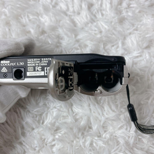 Nikon Compact Digital Camera Coolpix L30