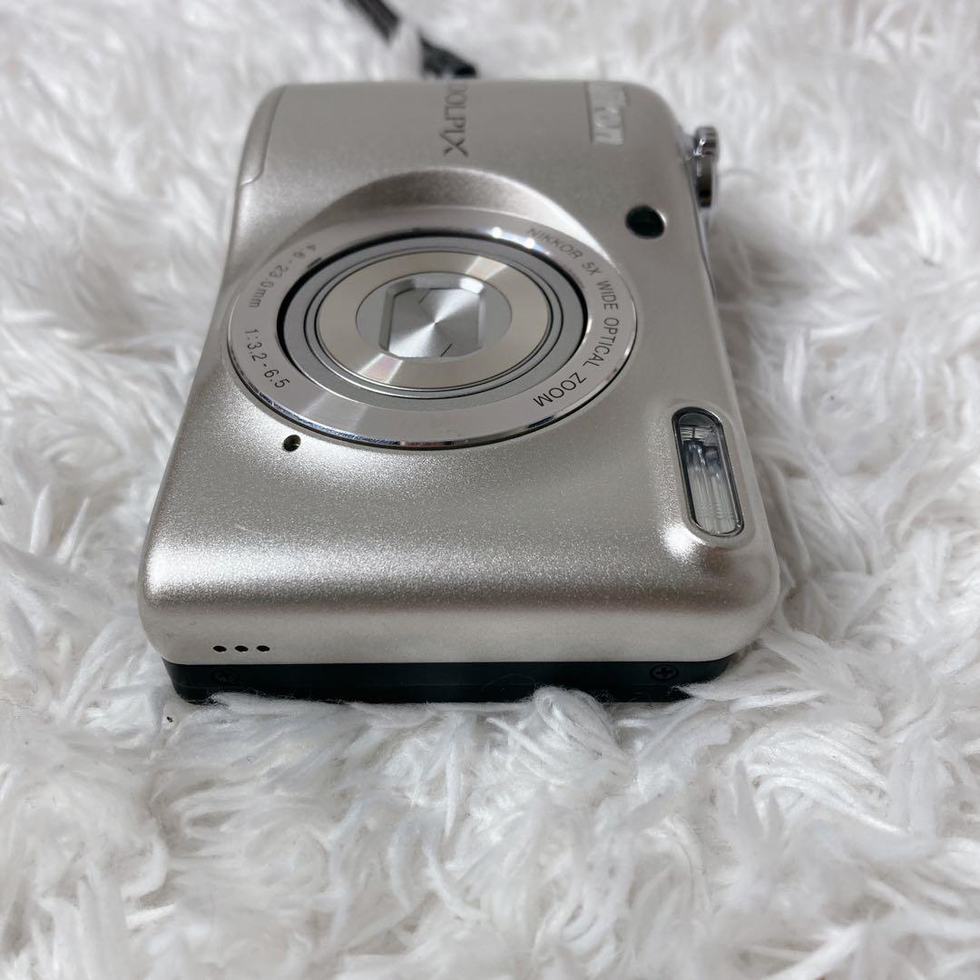 Nikon Compact Digital Camera Coolpix L30