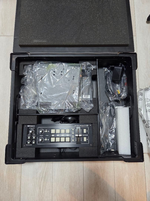 Roland Displays Monitors Adtechno 13.3 Lcd1330 V-1Hd
