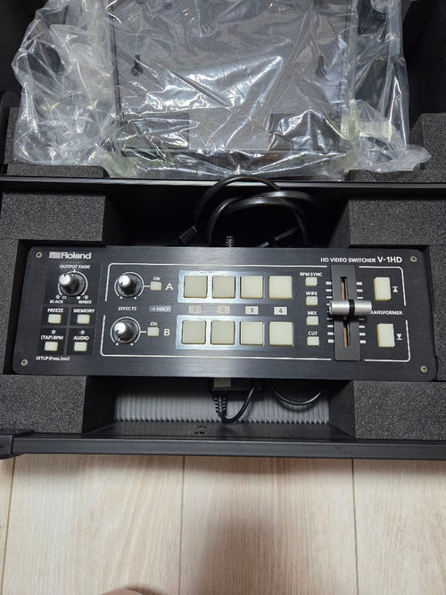 Roland Displays Monitors Adtechno 13.3 Lcd1330 V-1Hd