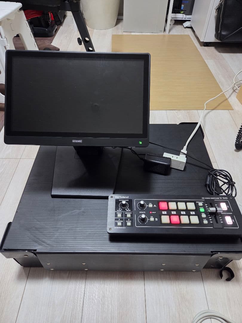 Roland Displays Monitors Adtechno 13.3 Lcd1330 V-1Hd